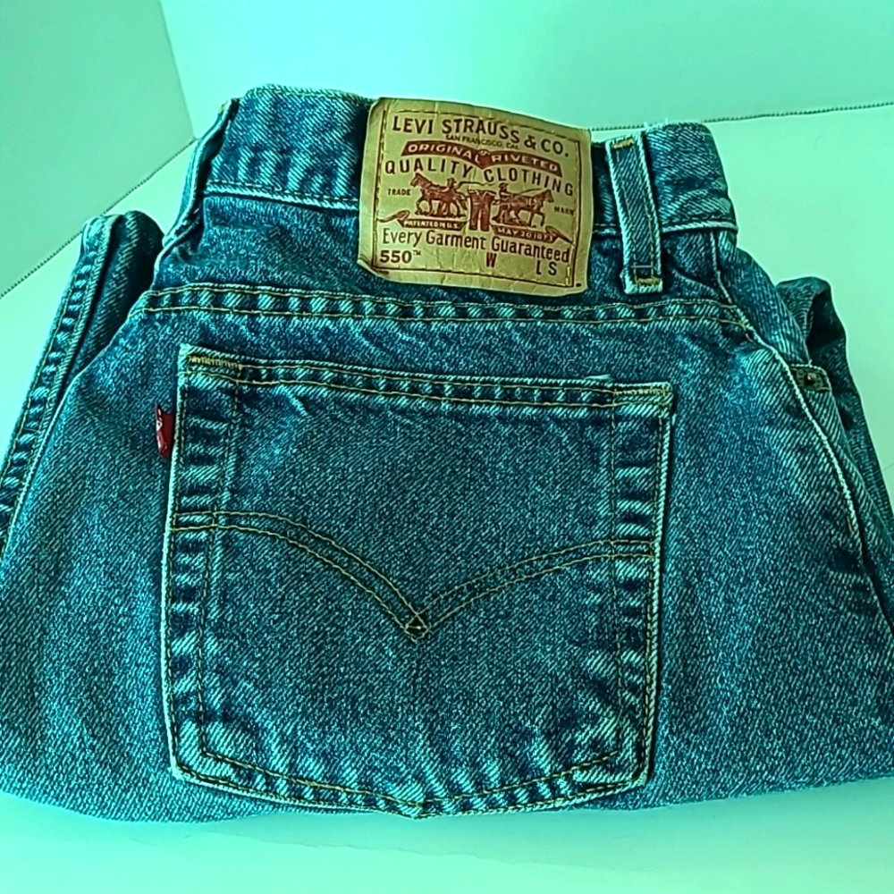 Levi's Vintage 550 women's jeans. Relaxed tapered S